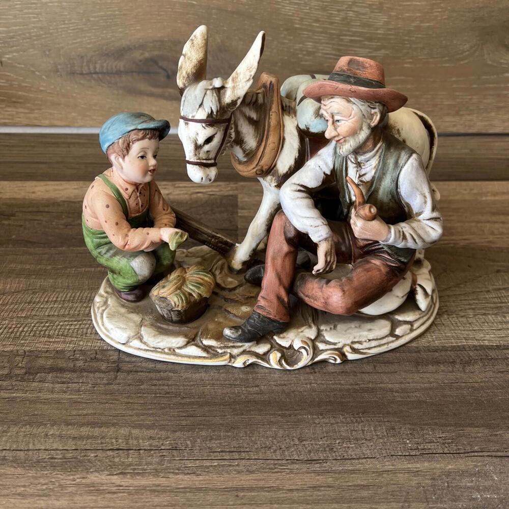 Tundra Porcelain Figurine Old Man And Boy Japan